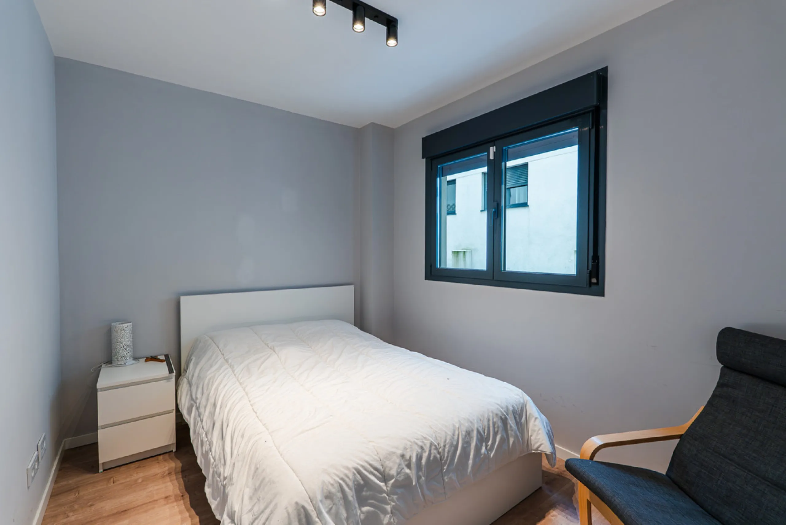 Discover a modern, light-filled 3-bedroom apartment designed for effortless Mediterranean living. Located in one of Mijas Costa's most dynamic and fast-growing areas, this elegant residence offers the perfect balance between comfort, convenience, and inve