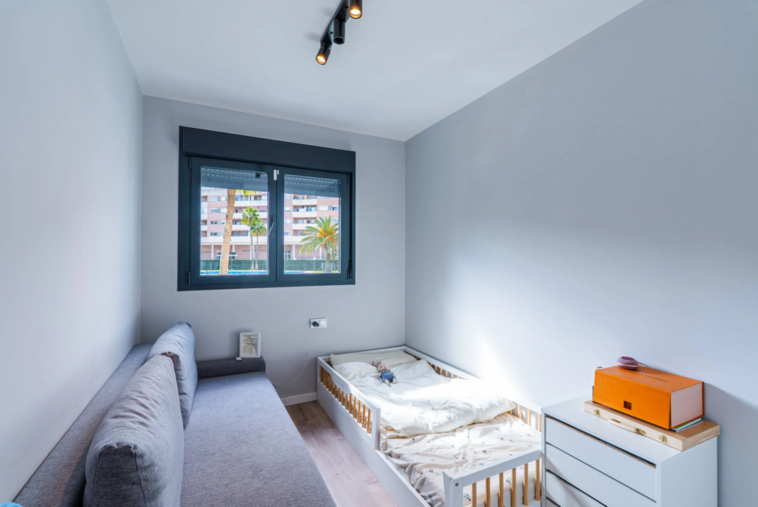 Discover a modern, light-filled 3-bedroom apartment designed for effortless Mediterranean living. Located in one of Mijas Costa's most dynamic and fast-growing areas, this elegant residence offers the perfect balance between comfort, convenience, and inve