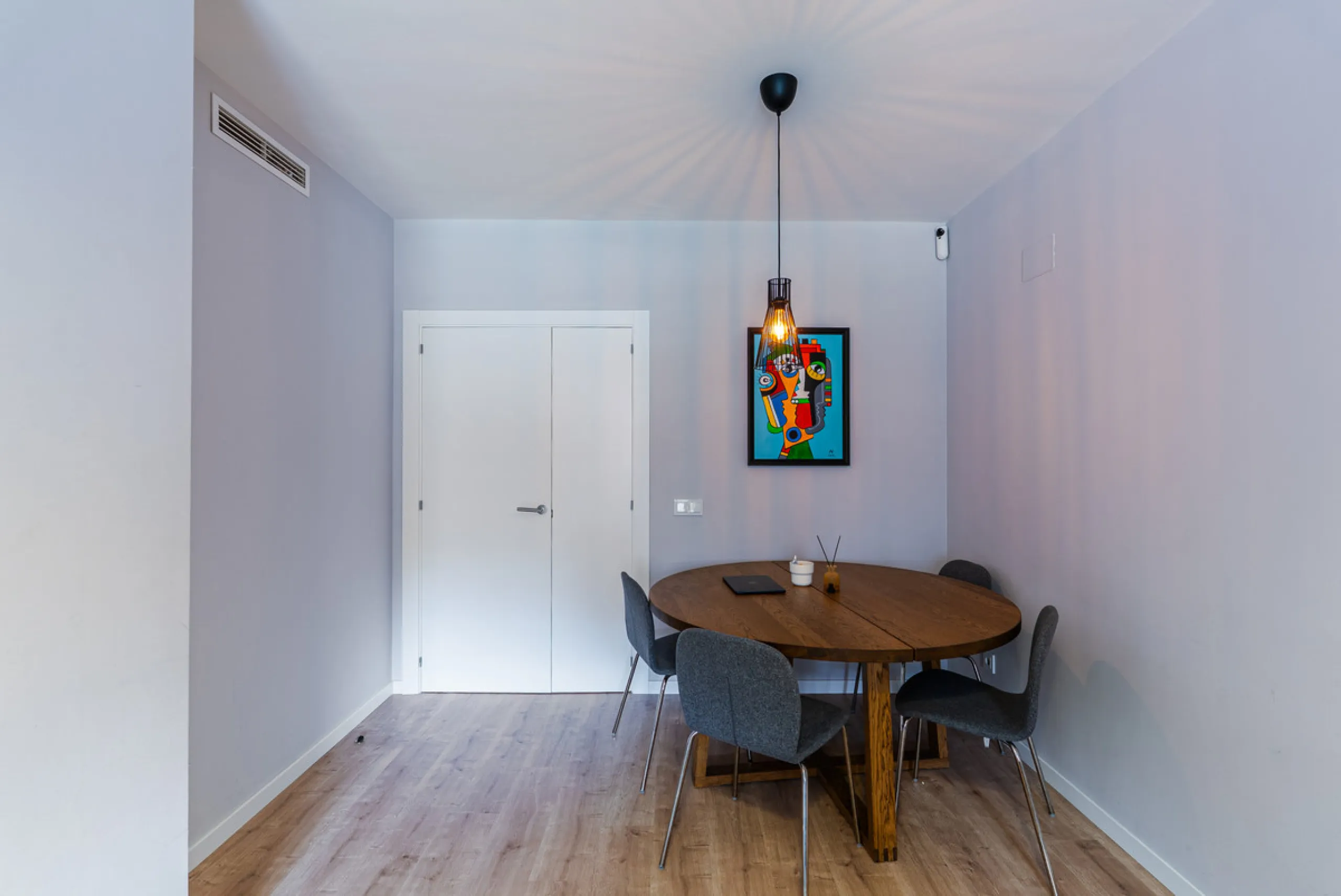 Discover a modern, light-filled 3-bedroom apartment designed for effortless Mediterranean living. Located in one of Mijas Costa's most dynamic and fast-growing areas, this elegant residence offers the perfect balance between comfort, convenience, and inve
