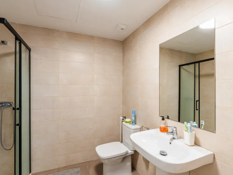 Discover a modern, light-filled 3-bedroom apartment designed for effortless Mediterranean living. Located in one of Mijas Costa's most dynamic and fast-growing areas, this elegant residence offers the perfect balance between comfort, convenience, and inve