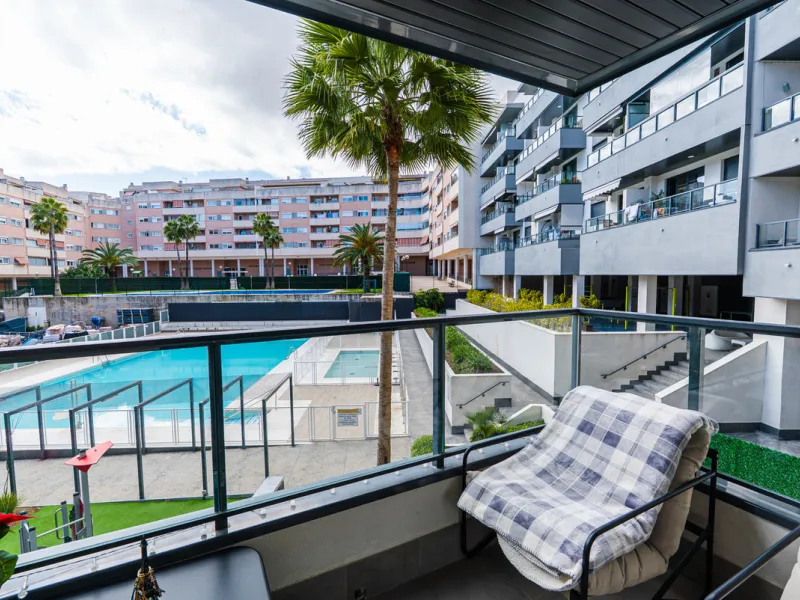 Discover a modern, light-filled 3-bedroom apartment designed for effortless Mediterranean living. Located in one of Mijas Costa's most dynamic and fast-growing areas, this elegant residence offers the perfect balance between comfort, convenience, and inve