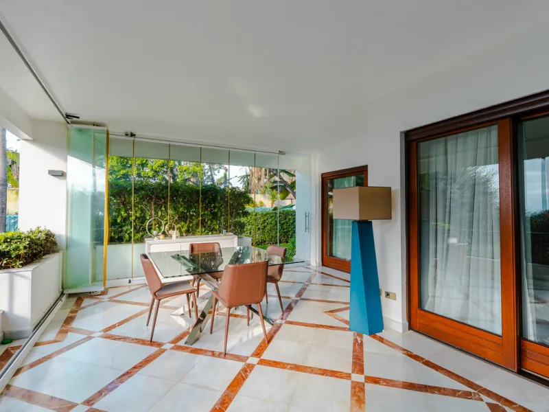 Apartment - Middle Floor Apartment в продаже в Estepona, Málaga. В доме 3 спален и 3 ванных комнат. Площадь дома 224 м²