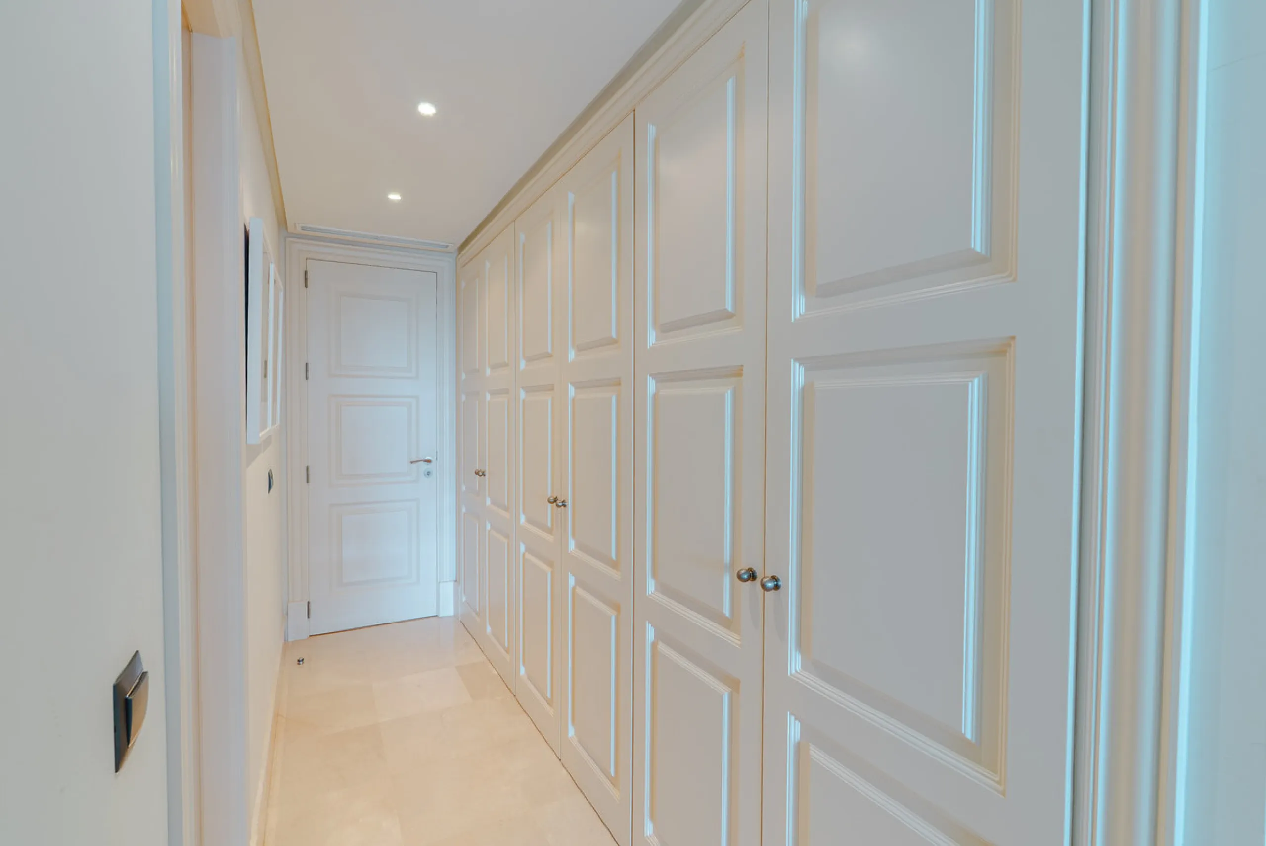 Apartment - Middle Floor Apartment в продаже в Estepona, Málaga. В доме 3 спален и 3 ванных комнат. Площадь дома 224 м²