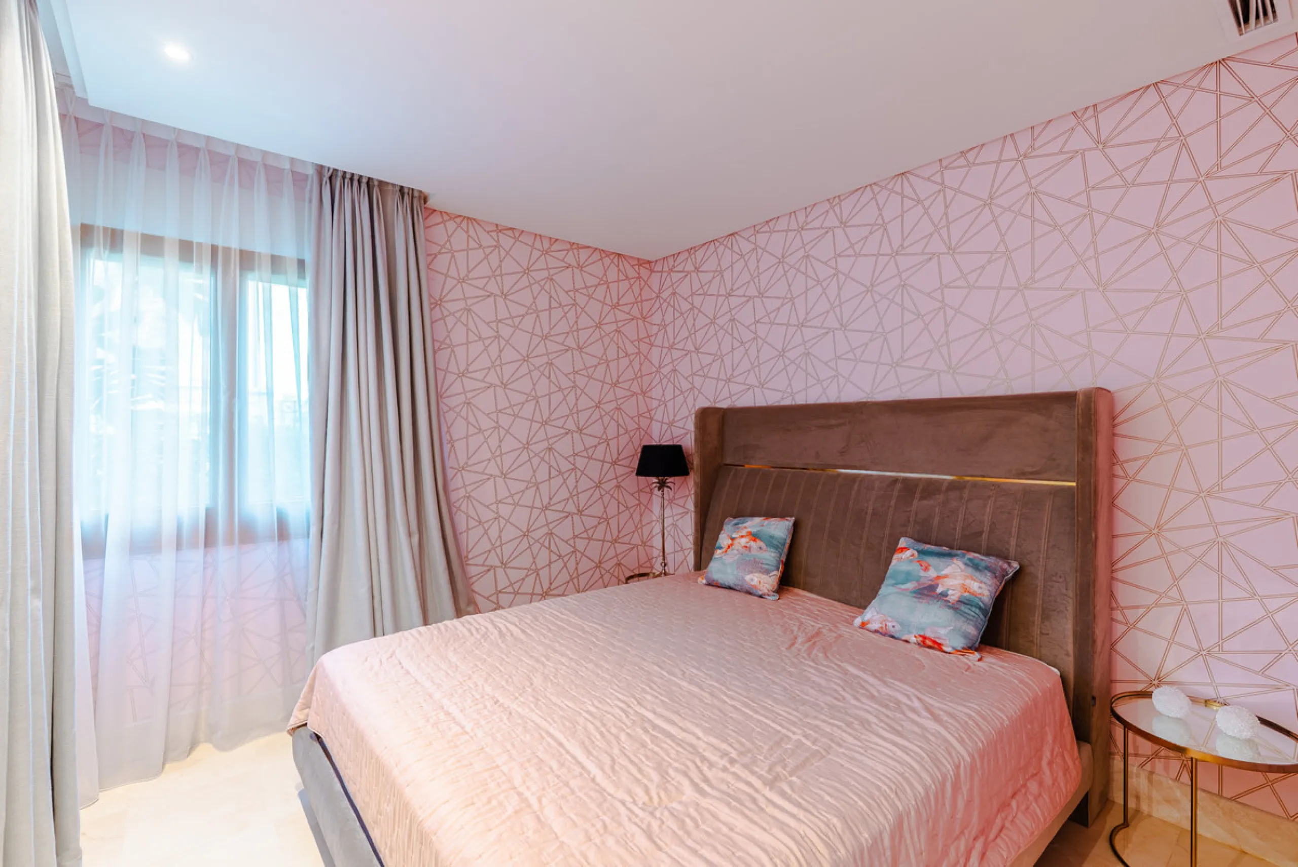 Apartment - Middle Floor Apartment в продаже в Estepona, Málaga. В доме 3 спален и 3 ванных комнат. Площадь дома 224 м²