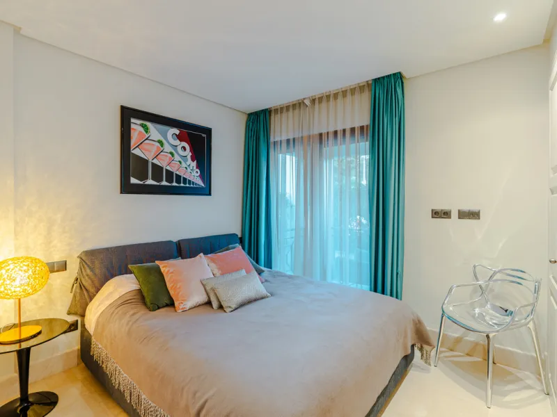 Apartment - Middle Floor Apartment в продаже в Estepona, Málaga. В доме 3 спален и 3 ванных комнат. Площадь дома 224 м²