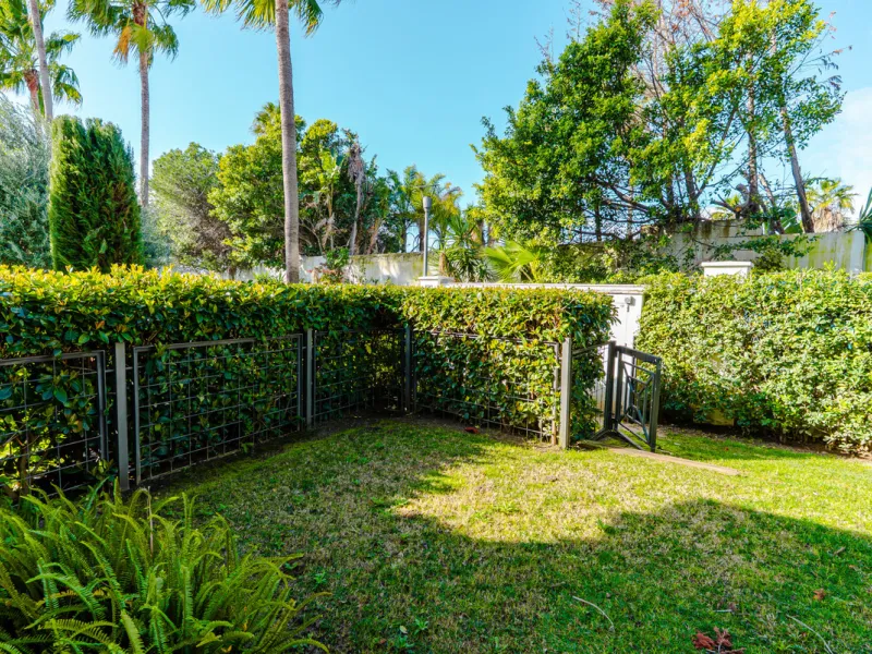 Apartment - Middle Floor Apartment в продаже в Estepona, Málaga. В доме 3 спален и 3 ванных комнат. Площадь дома 224 м²