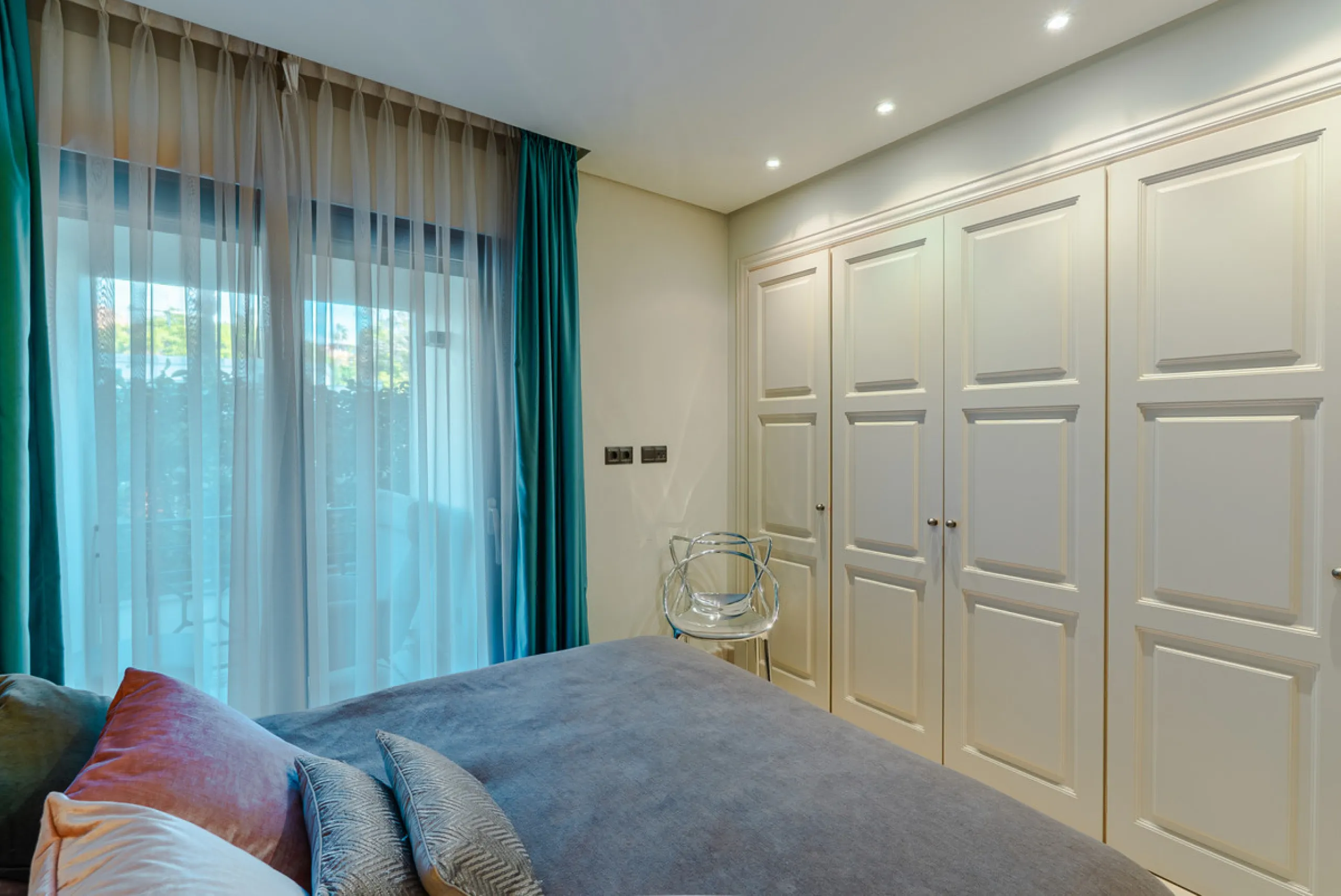 Apartment - Middle Floor Apartment в продаже в Estepona, Málaga. В доме 3 спален и 3 ванных комнат. Площадь дома 224 м²
