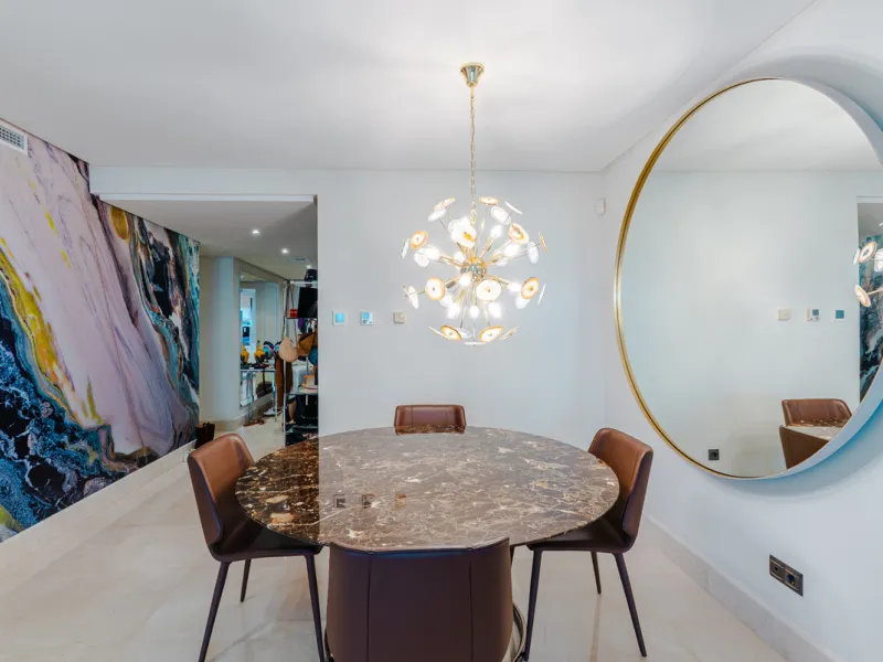 Apartment - Middle Floor Apartment в продаже в Estepona, Málaga. В доме 3 спален и 3 ванных комнат. Площадь дома 224 м²