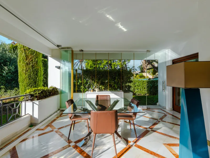 Apartment - Middle Floor Apartment в продаже в Estepona, Málaga. В доме 3 спален и 3 ванных комнат. Площадь дома 224 м²