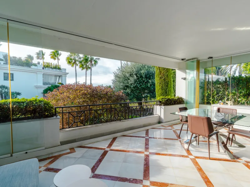 Apartment - Middle Floor Apartment в продаже в Estepona, Málaga. В доме 3 спален и 3 ванных комнат. Площадь дома 224 м²