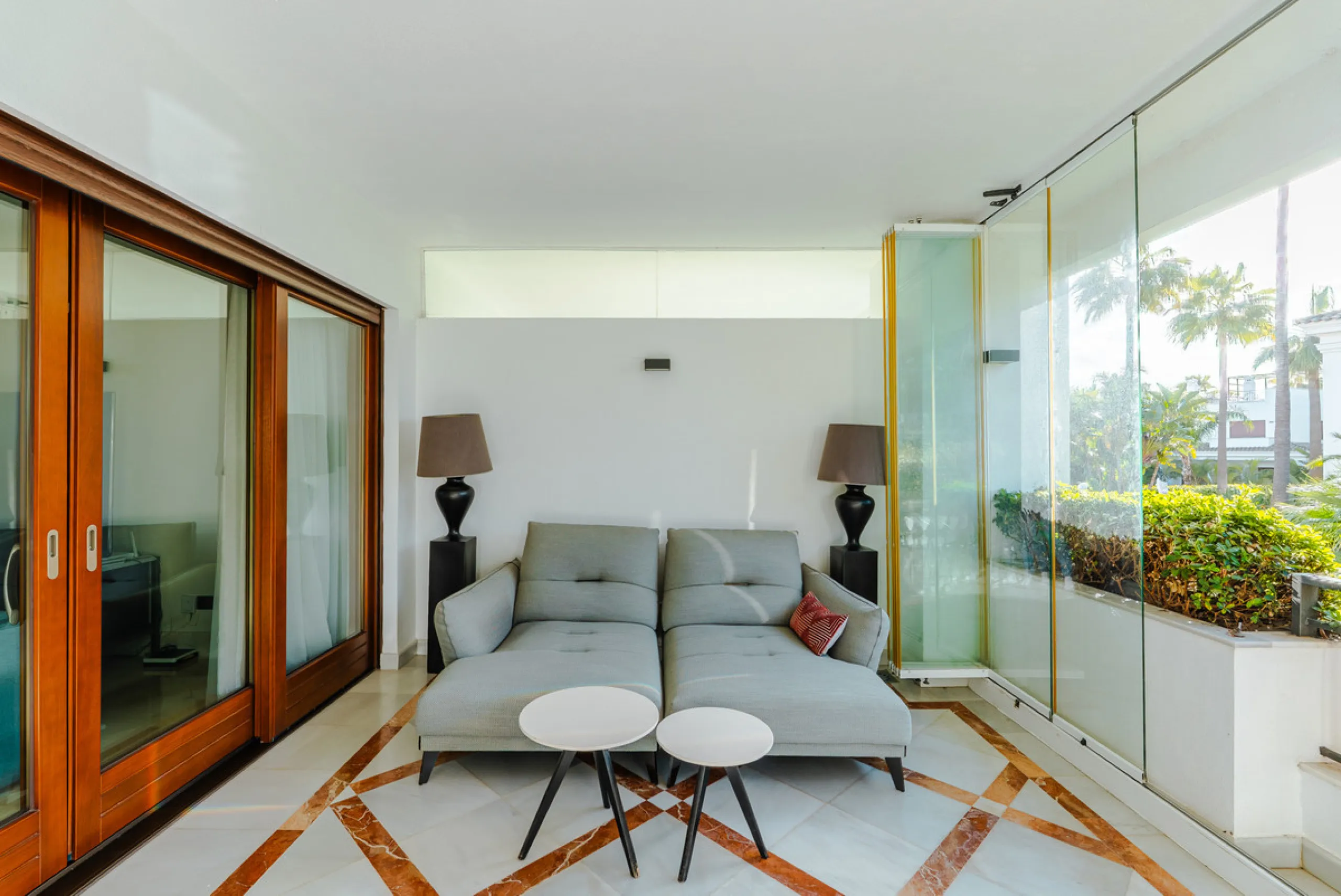 Apartment - Middle Floor Apartment в продаже в Estepona, Málaga. В доме 3 спален и 3 ванных комнат. Площадь дома 224 м²