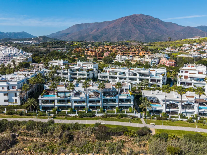 Apartment - Middle Floor Apartment в продаже в Estepona, Málaga. В доме 3 спален и 3 ванных комнат. Площадь дома 224 м²