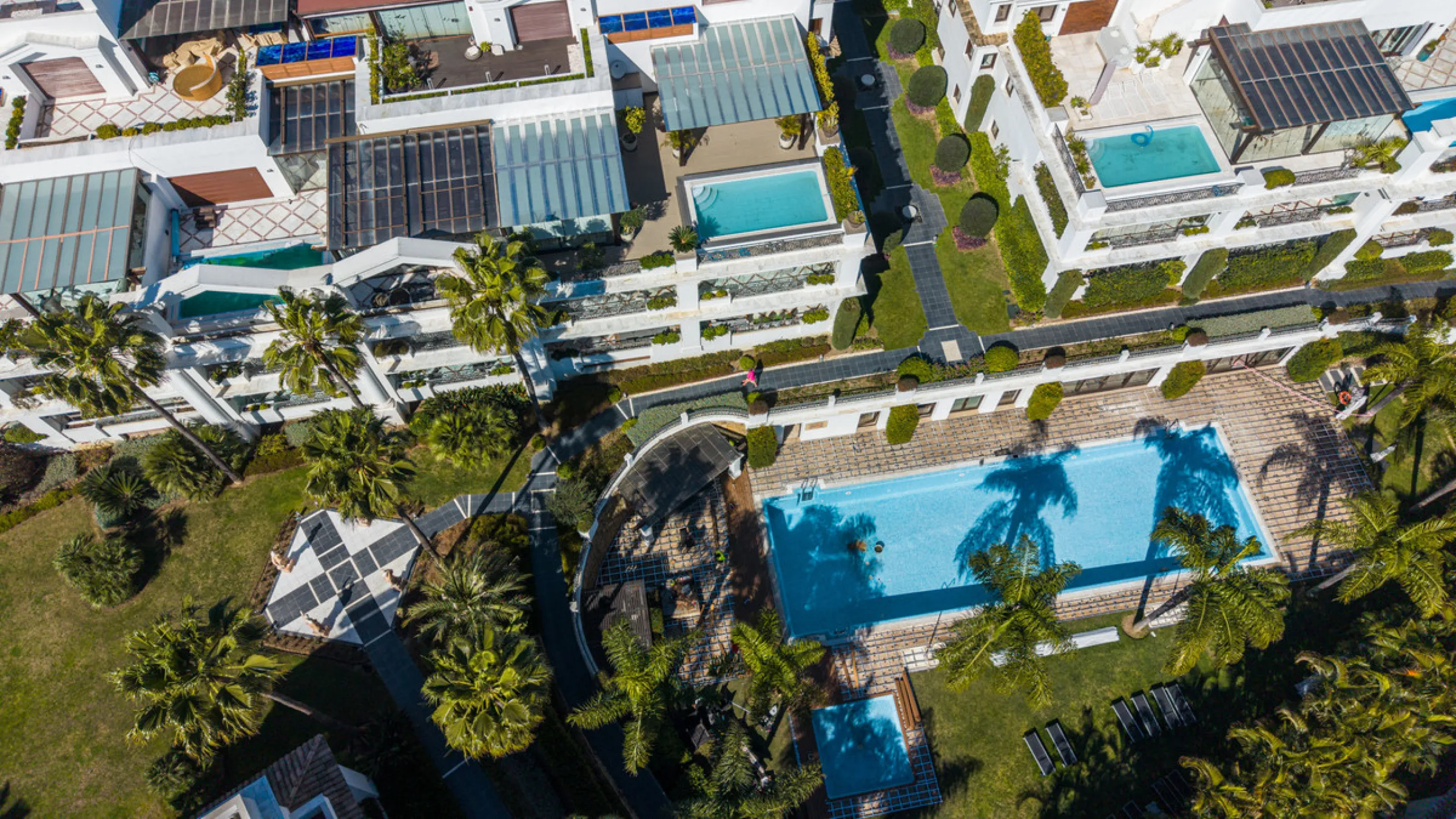 Apartment - Middle Floor Apartment в продаже в Estepona, Málaga. В доме 3 спален и 3 ванных комнат. Площадь дома 224 м²
