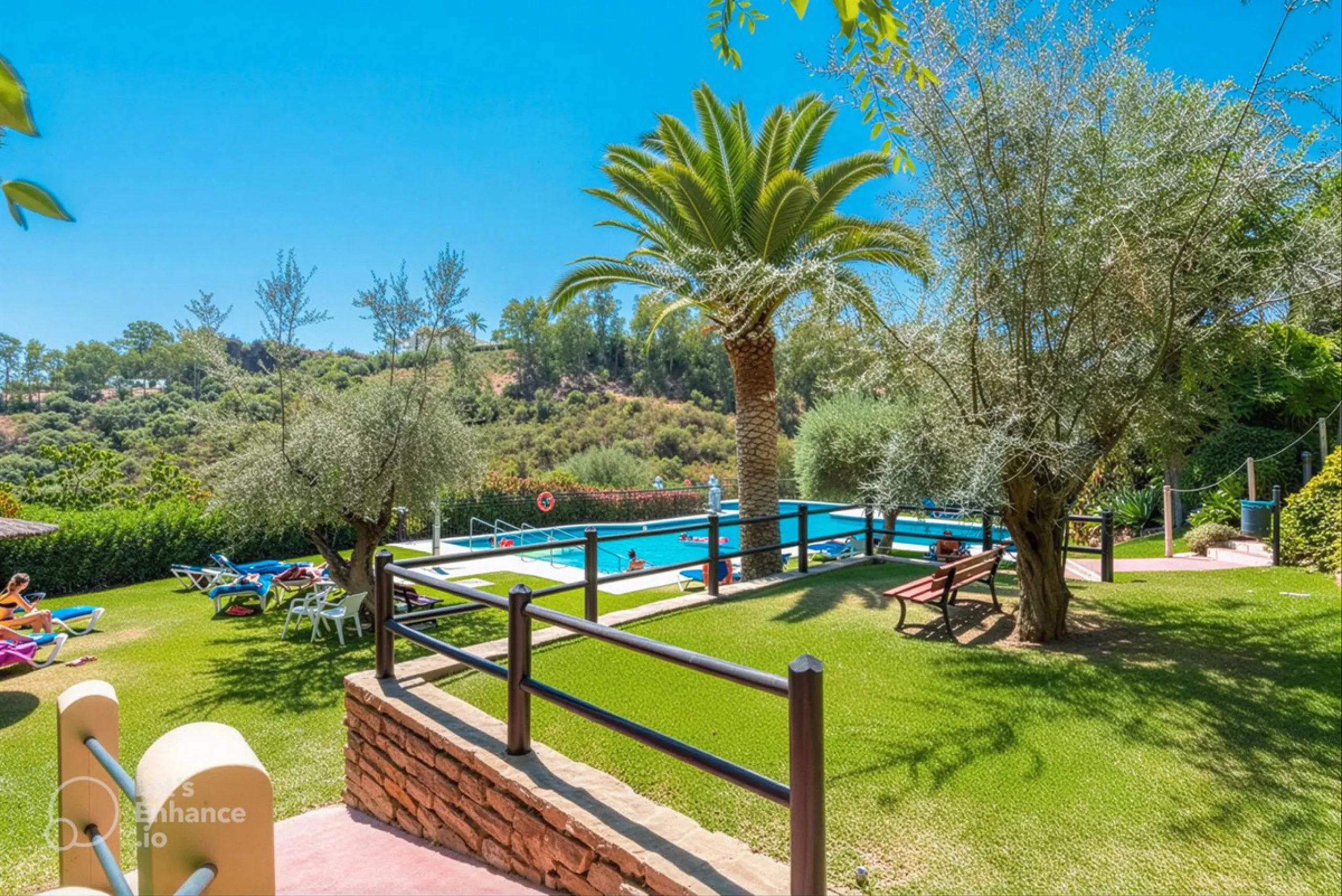 South-facing, move-in ready apartment with panoramic sea views.