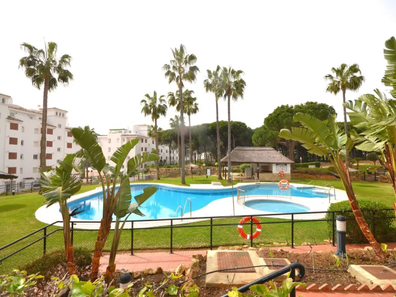 Gartenwohnung zu verkaufen in Mi Capricho – Calahonda, Mijas Costa