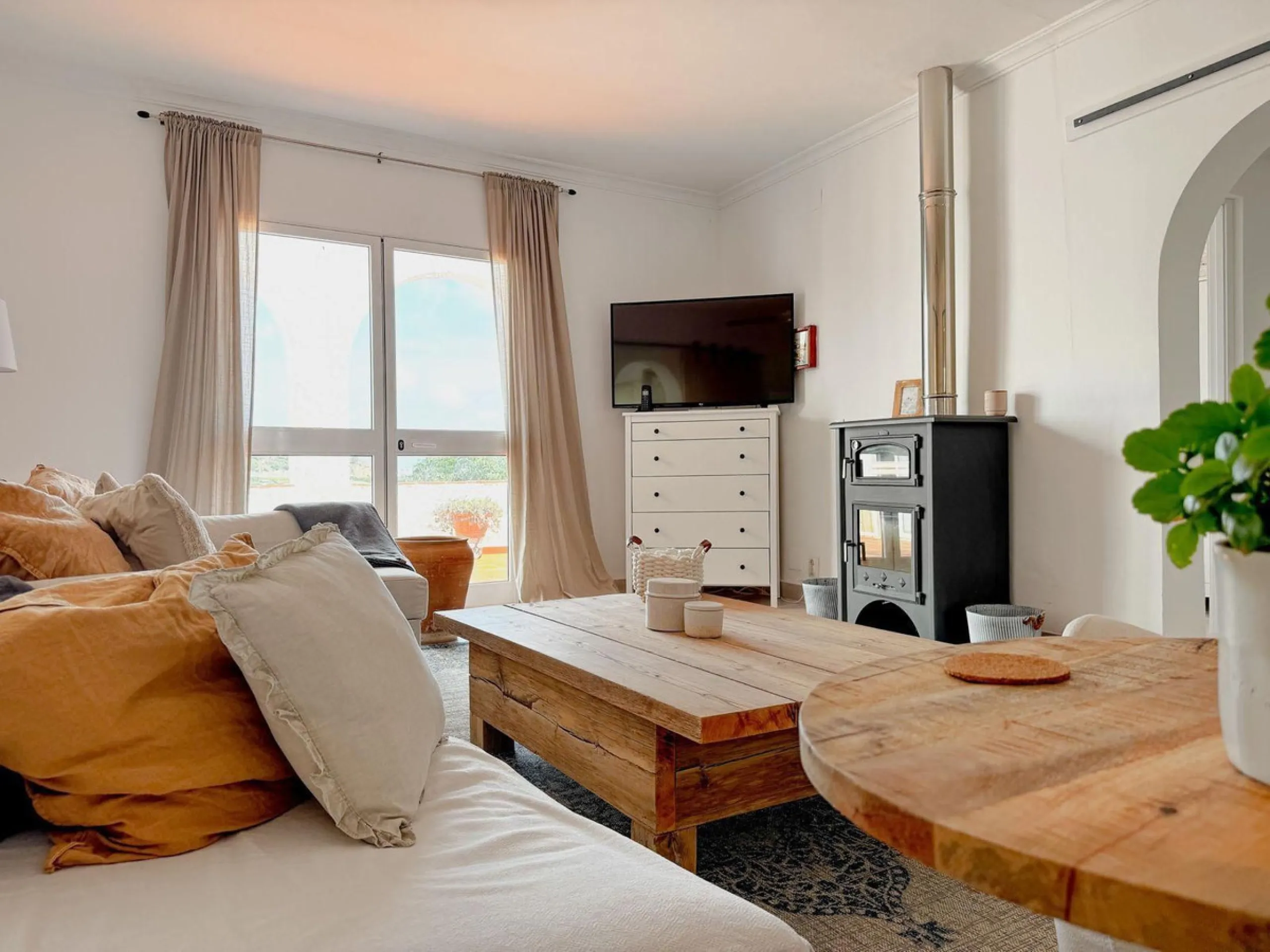 Situated in one of Nerja's most desirable residential areas, this exceptional villa enjoys the best of both worlds - peaceful countryside surroundings with spectacular sea views, while remaining just minutes from the heart of town. Located only 750m from 