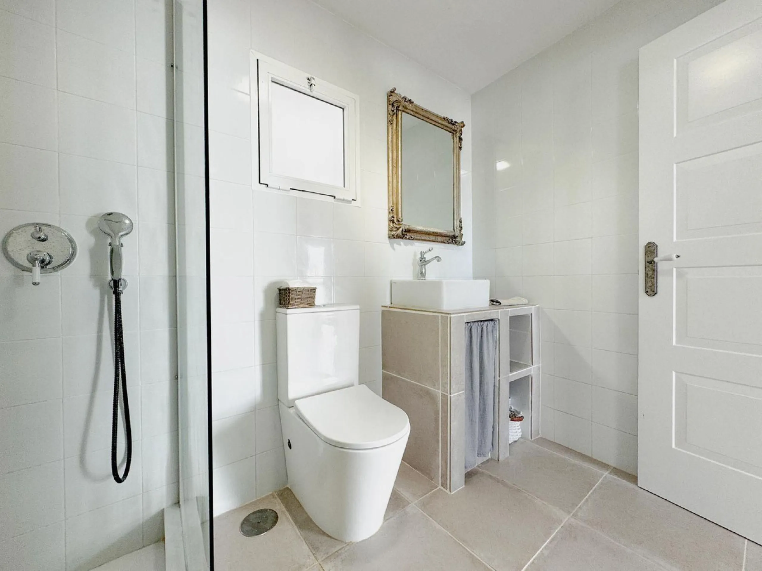 Situated in one of Nerja's most desirable residential areas, this exceptional villa enjoys the best of both worlds - peaceful countryside surroundings with spectacular sea views, while remaining just minutes from the heart of town. Located only 750m from 
