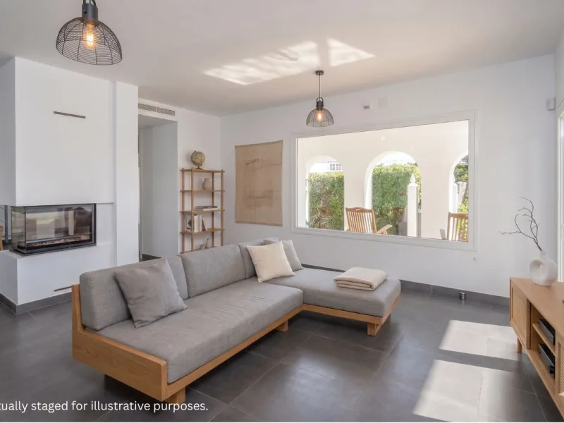 This modern villa has been recently renovated and sits in a fantastic location just 500 metres from the beach,  between La Cala de Mijas and Fuengirola. The home has a bright, contemporary feel throughout, with large windows that open onto the garden and 