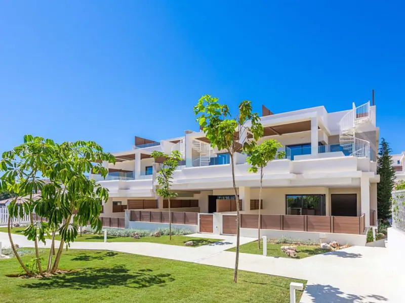 YOUR SECOND HOME AWAITS YOU! Discover refined Mediterranean living in this stylish contemporary apartment in the highly desirable area of Cala de Mijas, Mijas Costa. Nestled within an exclusive gated community (2021)and just a short stroll from the vibran