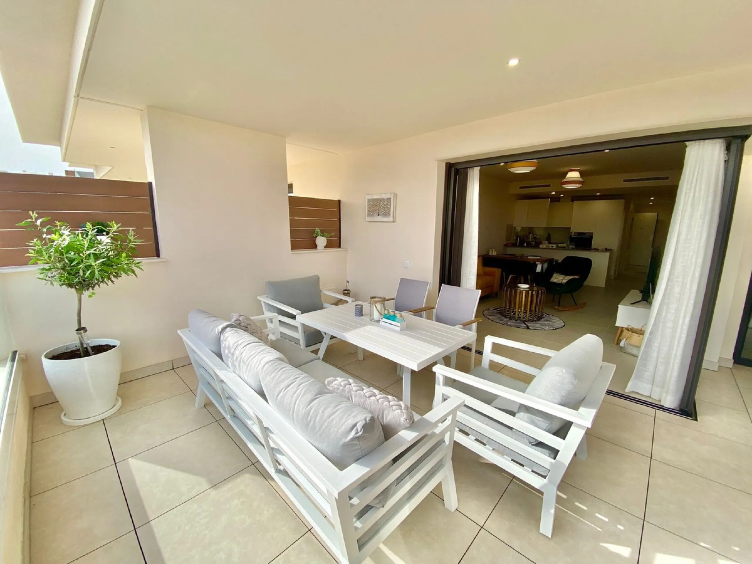 YOUR SECOND HOME AWAITS YOU! Discover refined Mediterranean living in this stylish contemporary apartment in the highly desirable area of Cala de Mijas, Mijas Costa. Nestled within an exclusive gated community (2021)and just a short stroll from the vibran