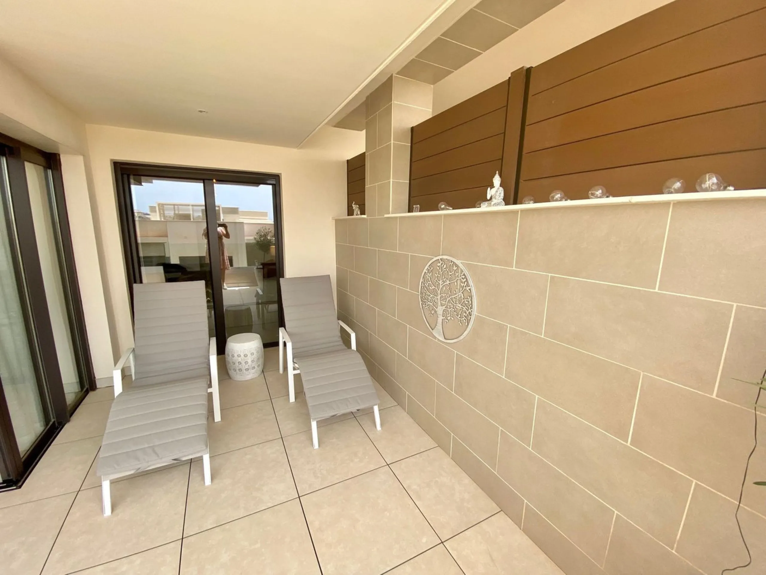 YOUR SECOND HOME AWAITS YOU! Discover refined Mediterranean living in this stylish contemporary apartment in the highly desirable area of Cala de Mijas, Mijas Costa. Nestled within an exclusive gated community (2021)and just a short stroll from the vibran