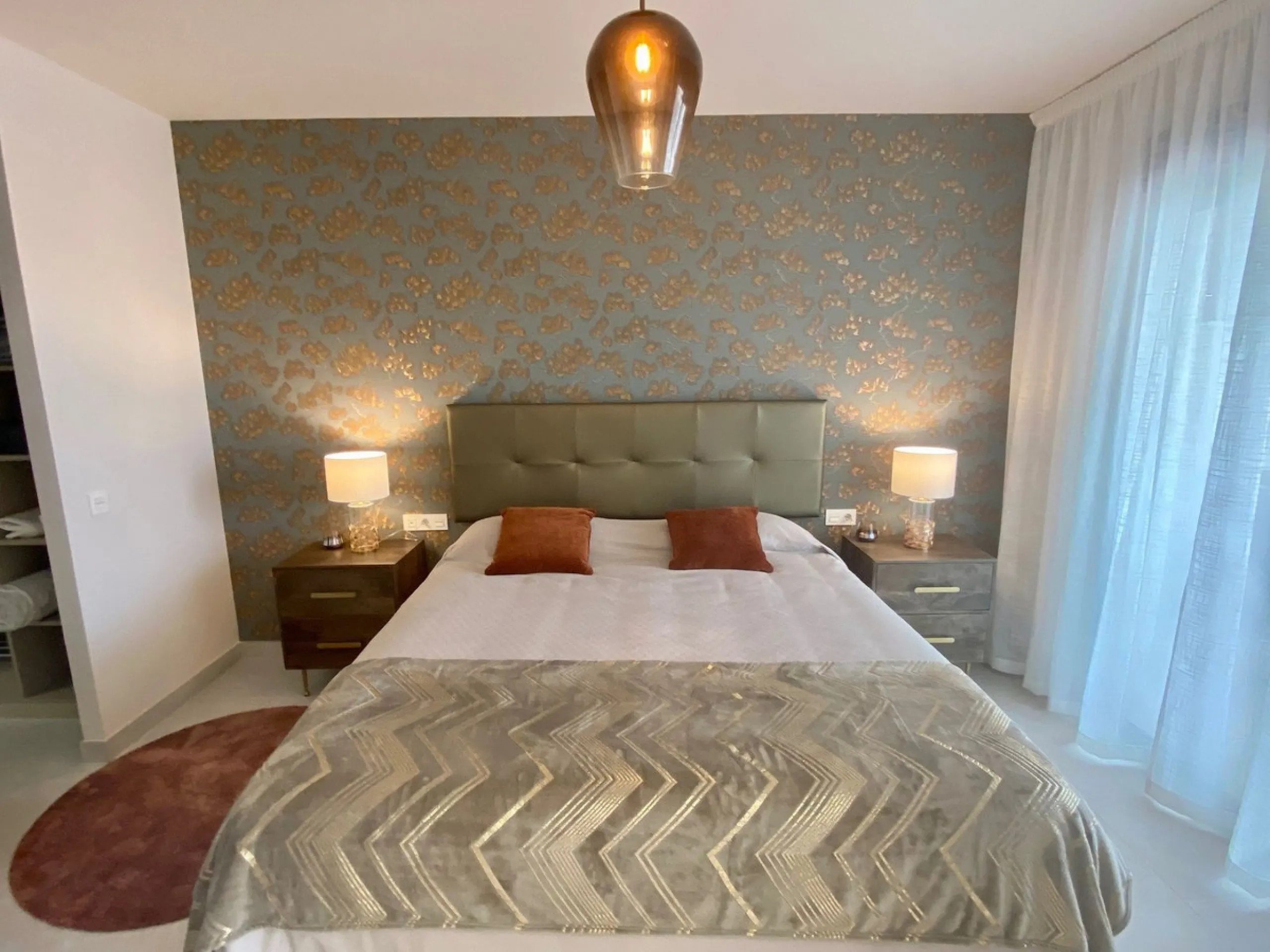 YOUR SECOND HOME AWAITS YOU! Discover refined Mediterranean living in this stylish contemporary apartment in the highly desirable area of Cala de Mijas, Mijas Costa. Nestled within an exclusive gated community (2021)and just a short stroll from the vibran