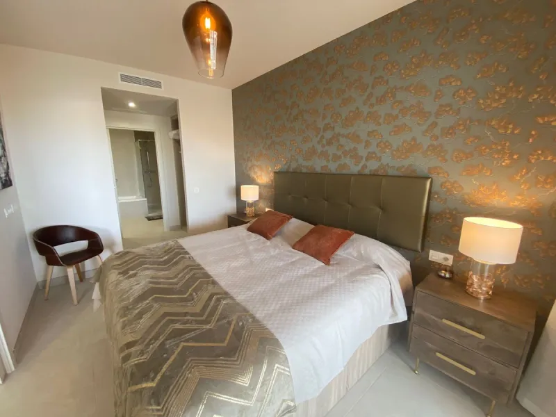 YOUR SECOND HOME AWAITS YOU! Discover refined Mediterranean living in this stylish contemporary apartment in the highly desirable area of Cala de Mijas, Mijas Costa. Nestled within an exclusive gated community (2021)and just a short stroll from the vibran