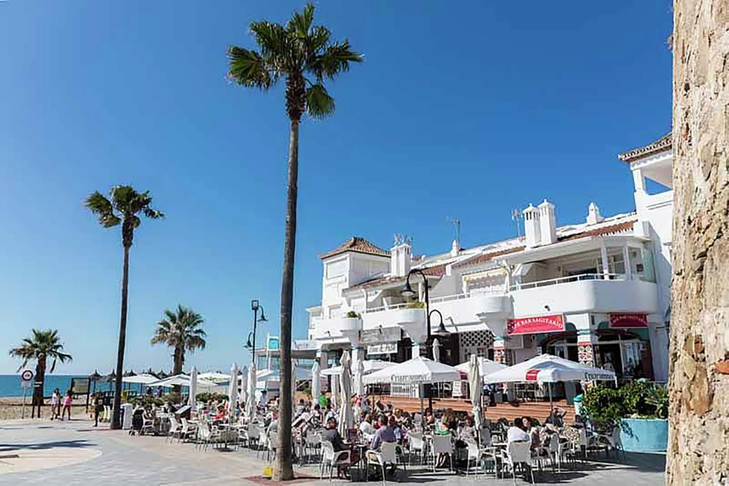 YOUR SECOND HOME AWAITS YOU! Discover refined Mediterranean living in this stylish contemporary apartment in the highly desirable area of Cala de Mijas, Mijas Costa. Nestled within an exclusive gated community (2021)and just a short stroll from the vibran