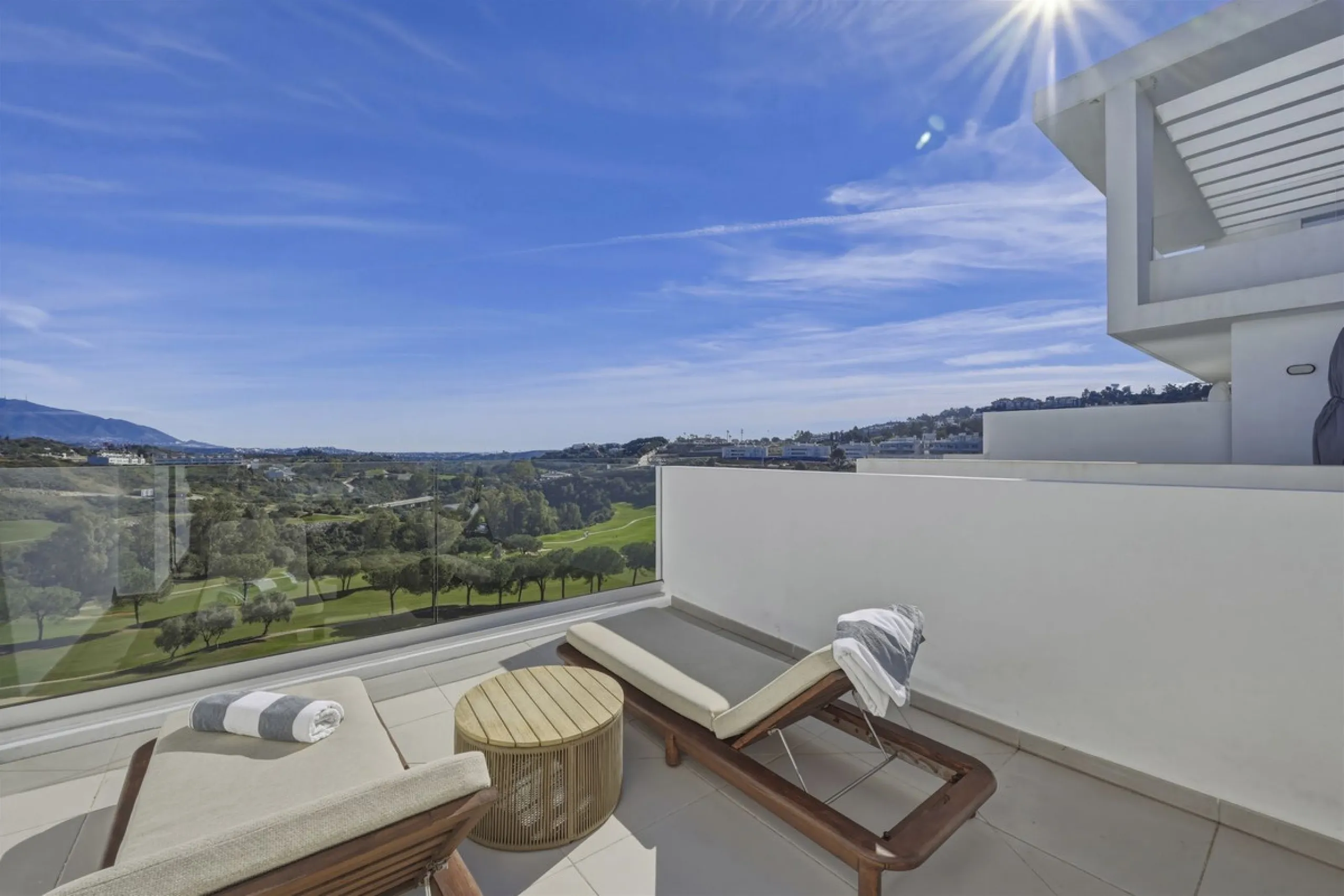 Apartment - Middle Floor Apartment в продаже в Mijas, Málaga. В доме 2 спален и 2 ванных комнат. Площадь дома 89 м²