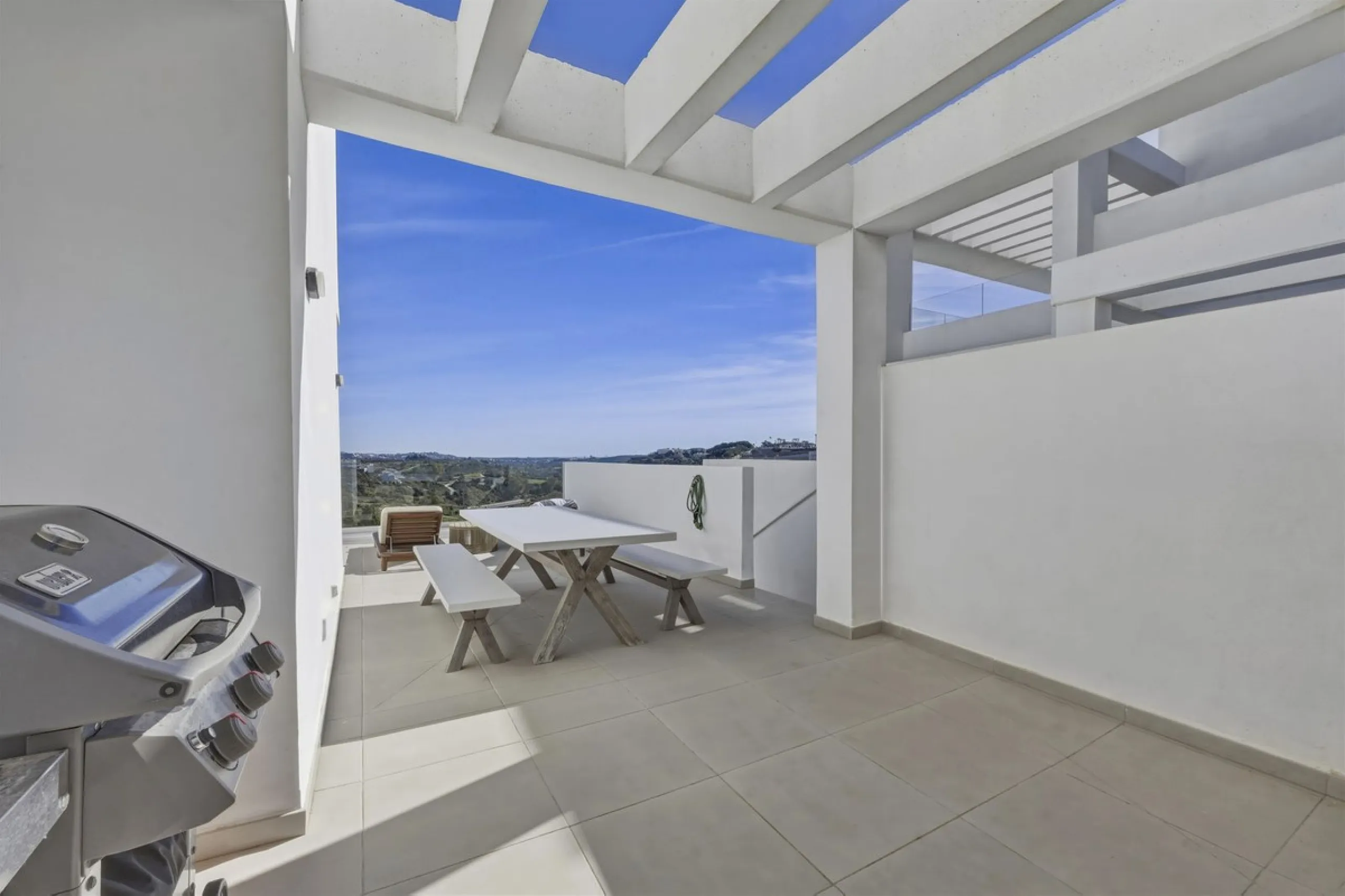 Apartment - Middle Floor Apartment в продаже в Mijas, Málaga. В доме 2 спален и 2 ванных комнат. Площадь дома 89 м²