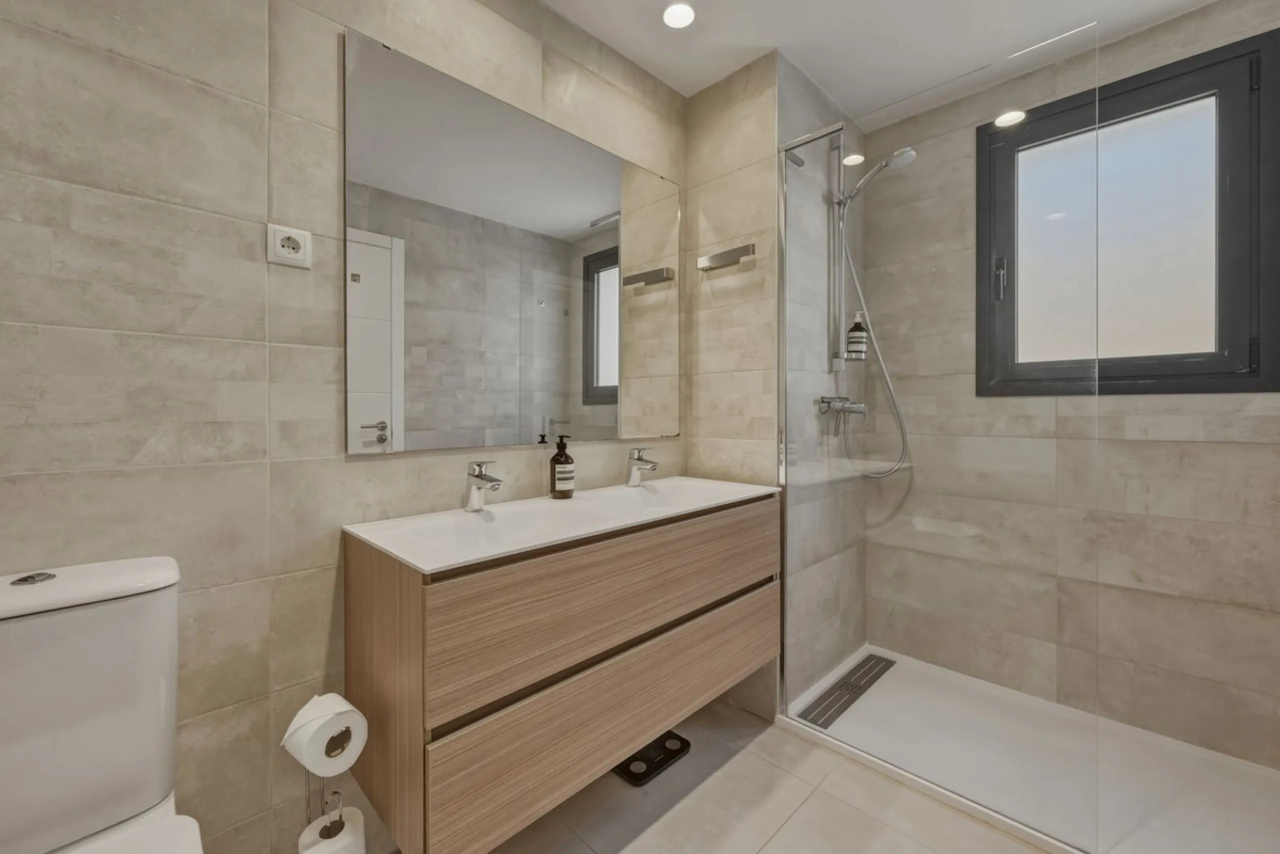 Apartment - Middle Floor Apartment в продаже в Mijas, Málaga. В доме 2 спален и 2 ванных комнат. Площадь дома 89 м²