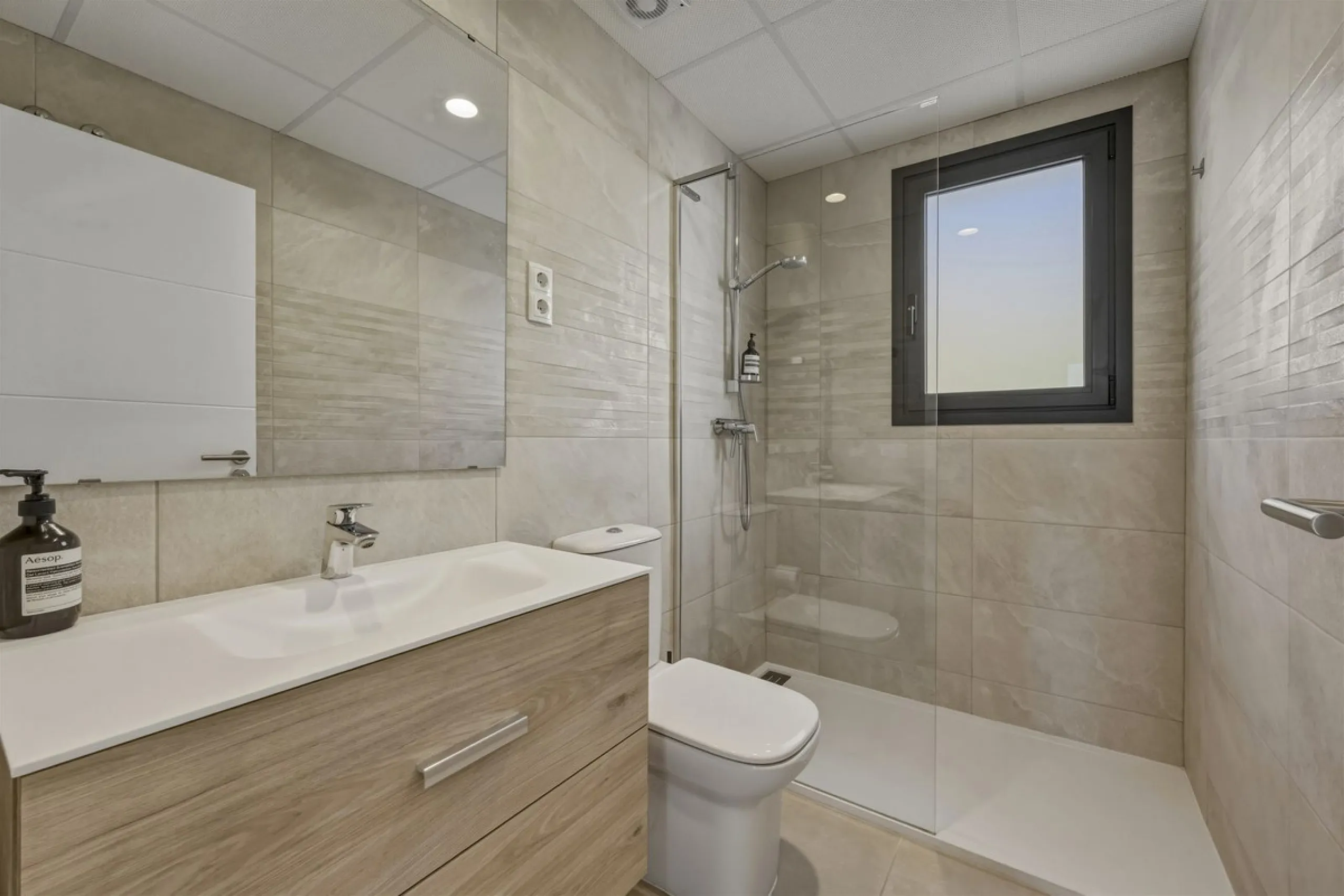 Apartment - Middle Floor Apartment в продаже в Mijas, Málaga. В доме 2 спален и 2 ванных комнат. Площадь дома 89 м²