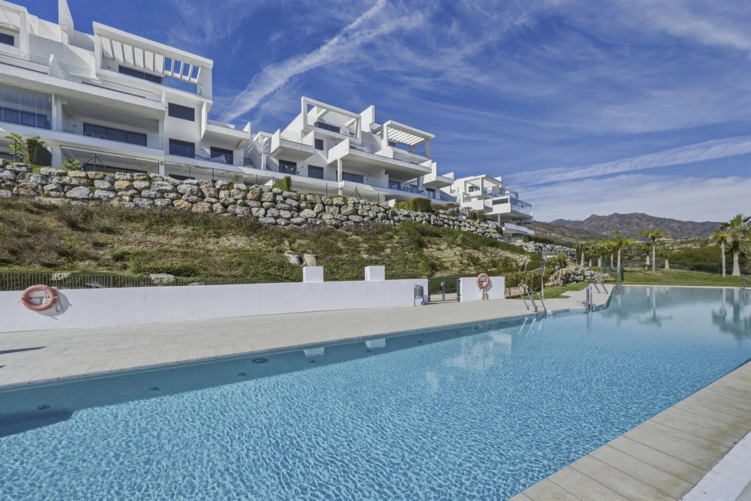 Apartment - Middle Floor Apartment в продаже в Mijas, Málaga. В доме 2 спален и 2 ванных комнат. Площадь дома 89 м²