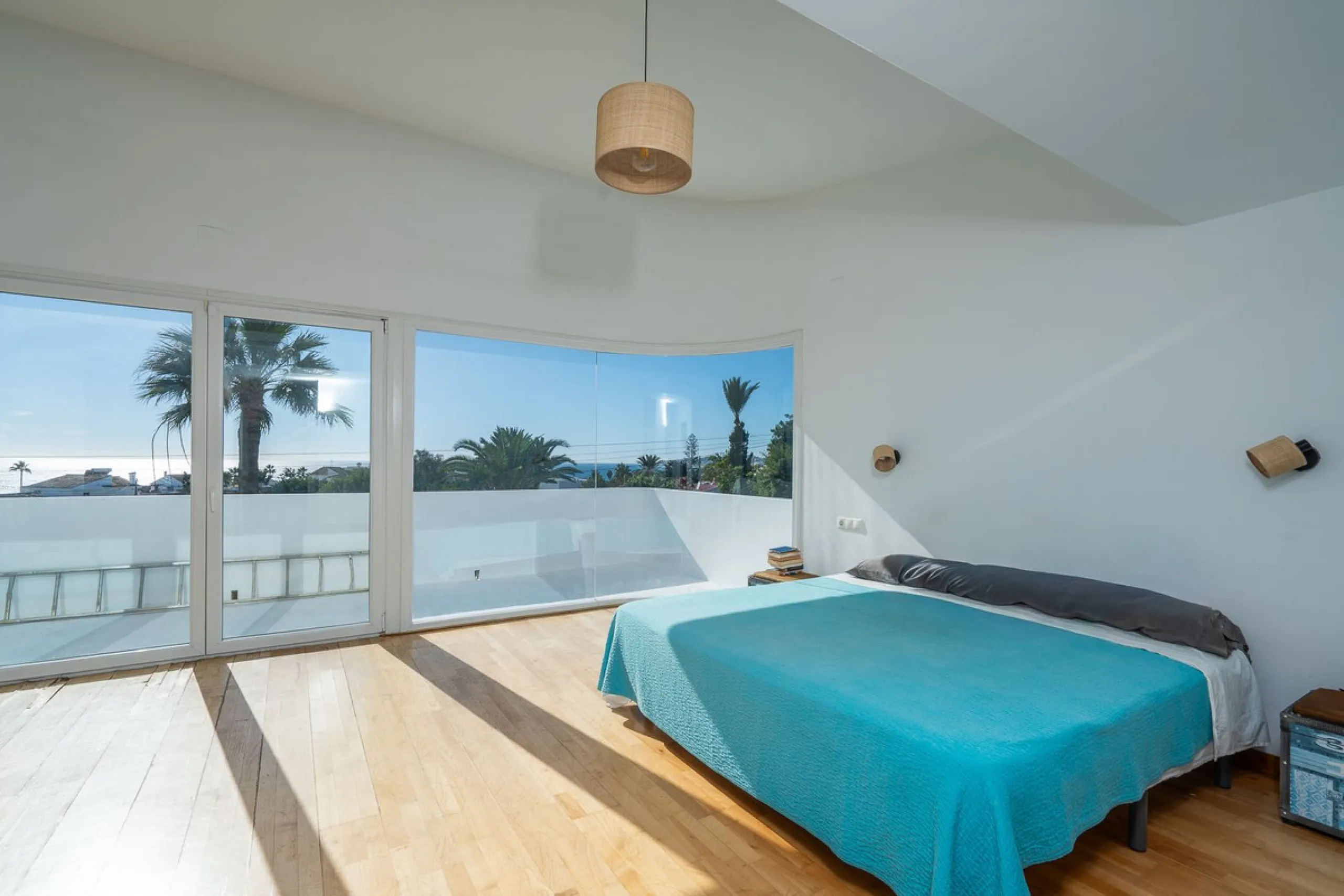 This modern villa has been recently renovated and sits in a fantastic location just 500 metres from the beach,  between La Cala de Mijas and Fuengirola. The home has a bright, contemporary feel throughout, with large windows that open onto the garden and 