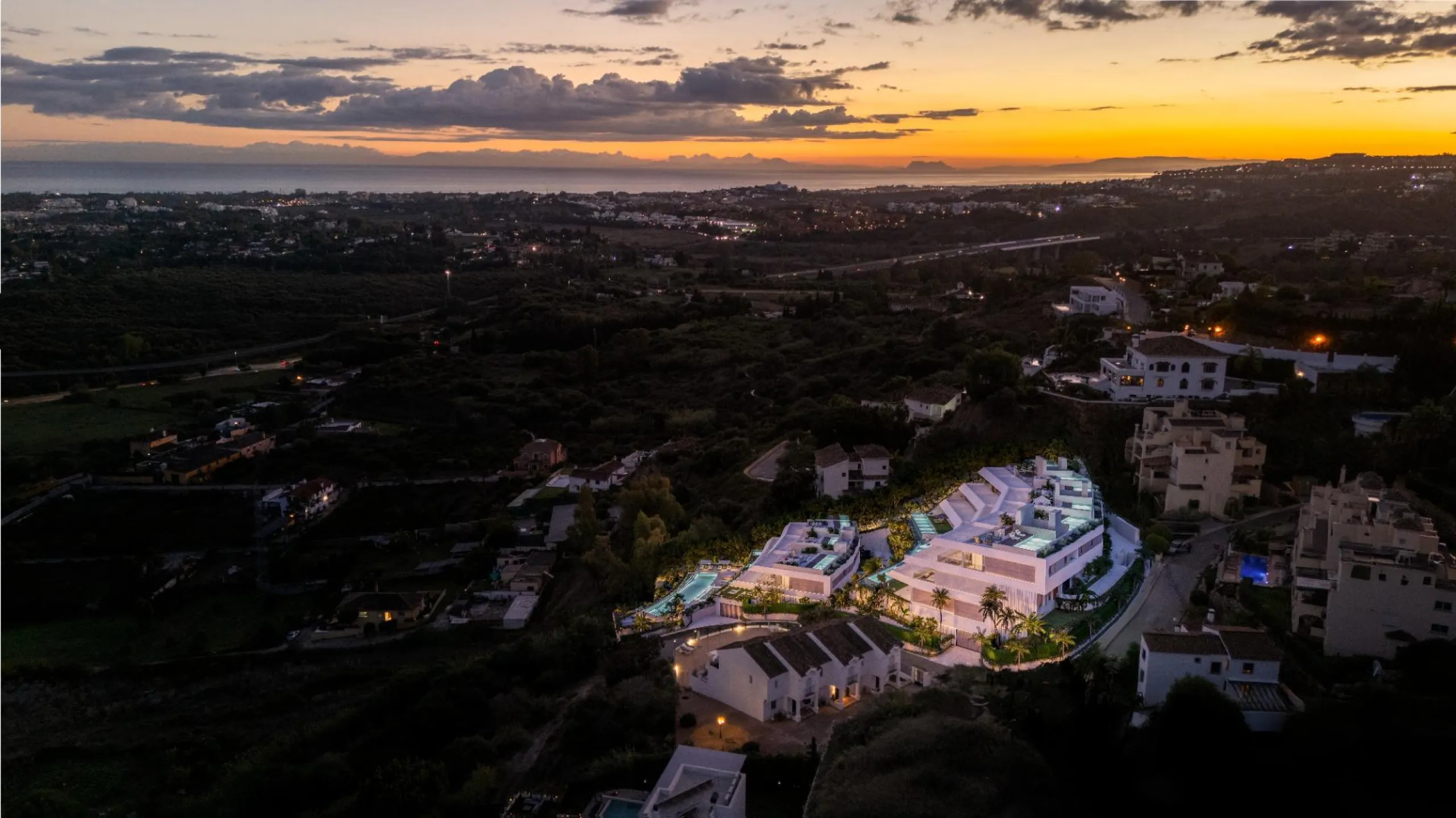 Boutique New Build Apartments in Benahavis Golden Triangle& & Exclusive Residential Development in Puerto Almendro, Benahavis& Discover this boutique new build complex of just 21 homes, ideally located in the heart of the Golden Triangle of the C