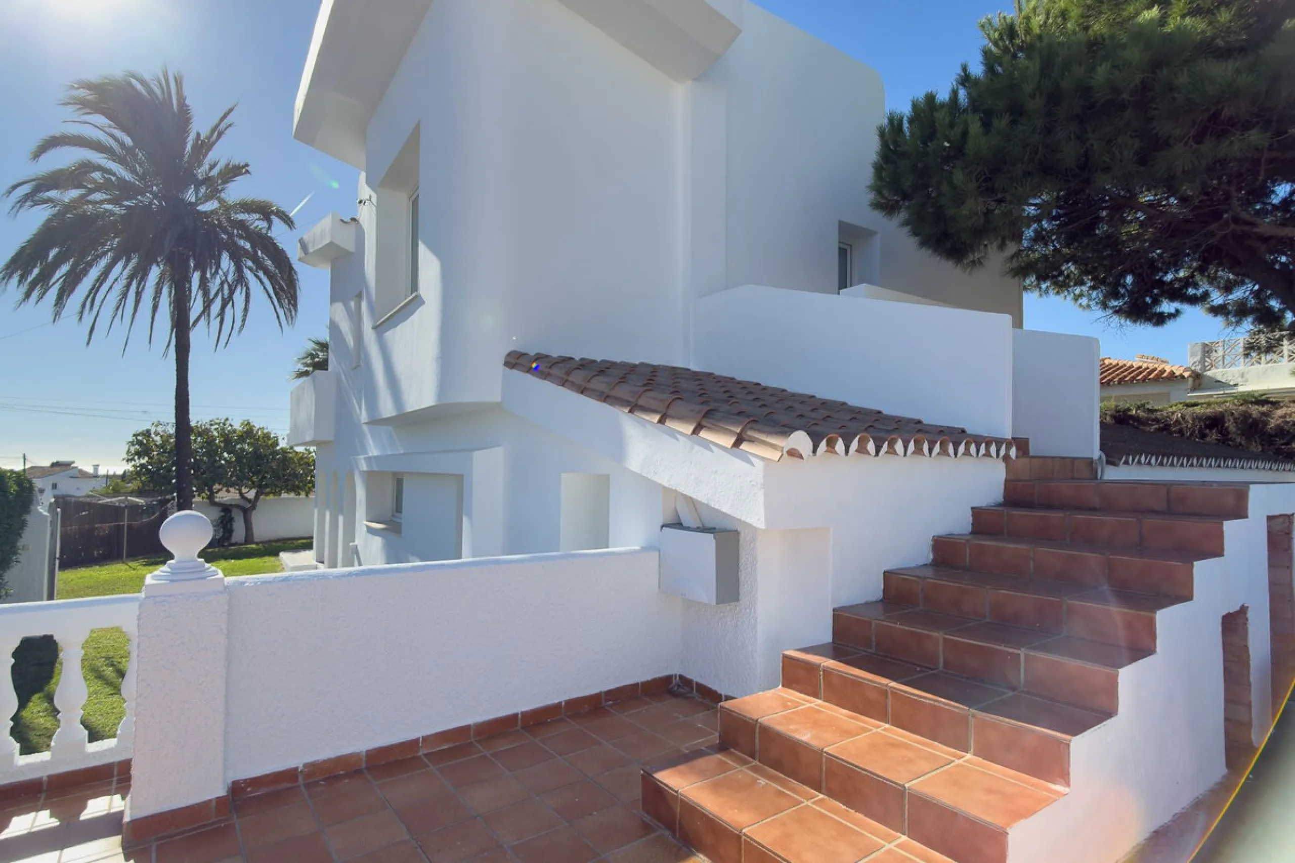 This modern villa has been recently renovated and sits in a fantastic location just 500 metres from the beach,  between La Cala de Mijas and Fuengirola. The home has a bright, contemporary feel throughout, with large windows that open onto the garden and 