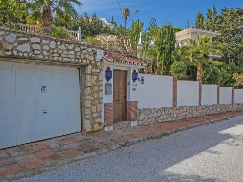 In a well-established and peaceful residential area, this villa enjoys an elevated position that allows for truly stunning open views of the Mediterranean and an uncommon level of privacy.