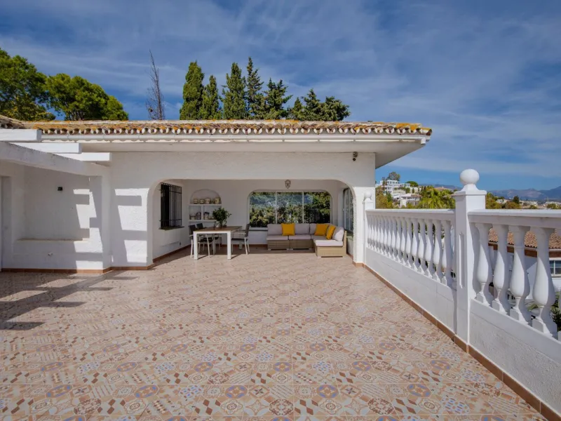 In a well-established and peaceful residential area, this villa enjoys an elevated position that allows for truly stunning open views of the Mediterranean and an uncommon level of privacy.