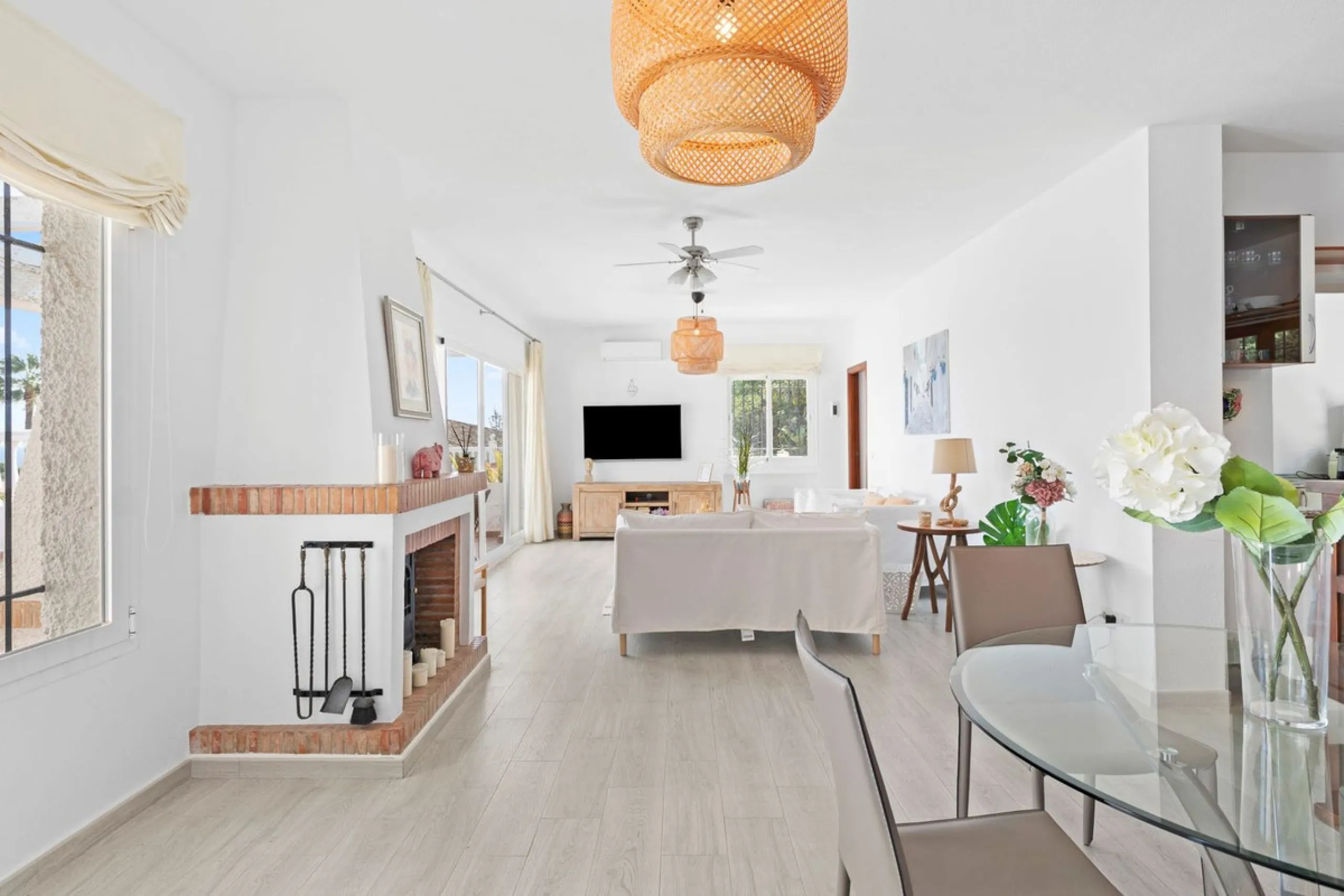 In a well-established and peaceful residential area, this villa enjoys an elevated position that allows for truly stunning open views of the Mediterranean and an uncommon level of privacy.