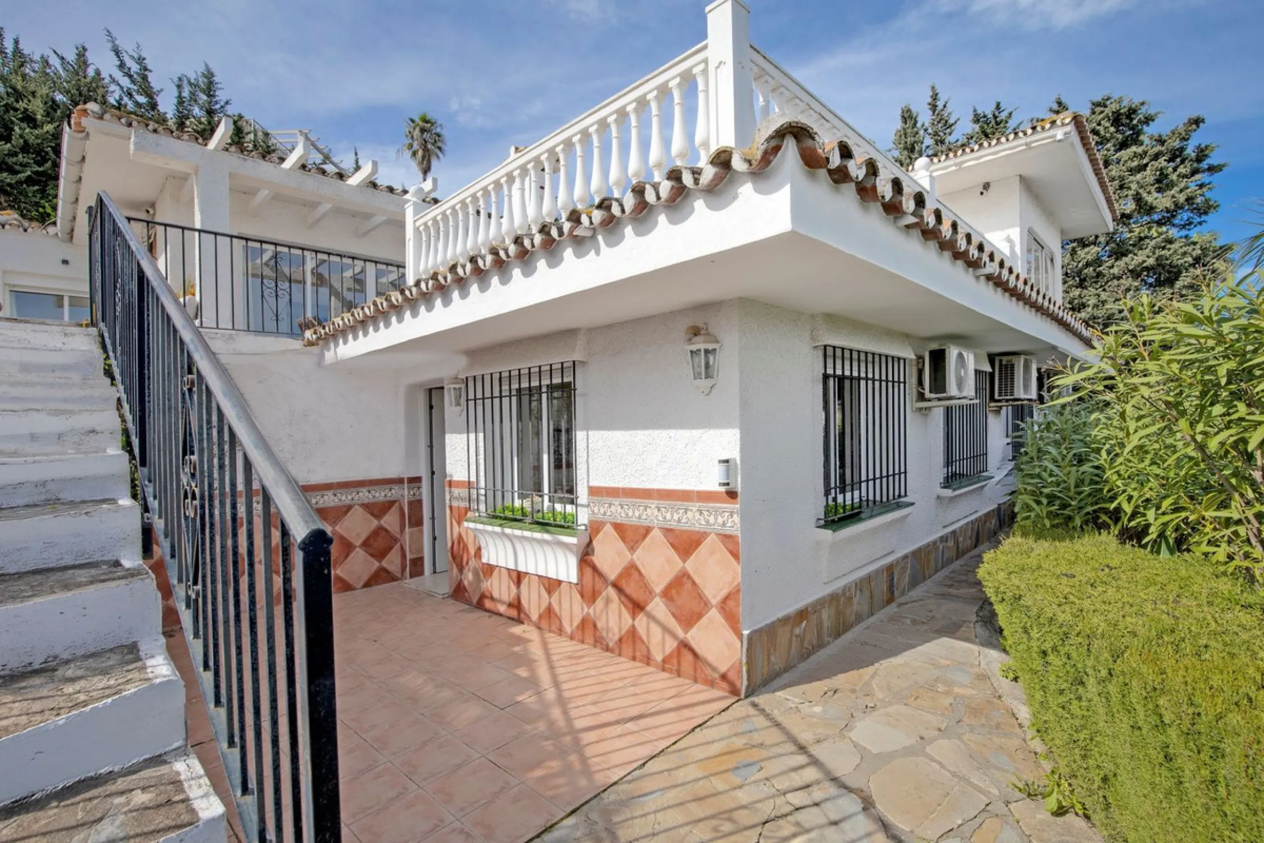In a well-established and peaceful residential area, this villa enjoys an elevated position that allows for truly stunning open views of the Mediterranean and an uncommon level of privacy.