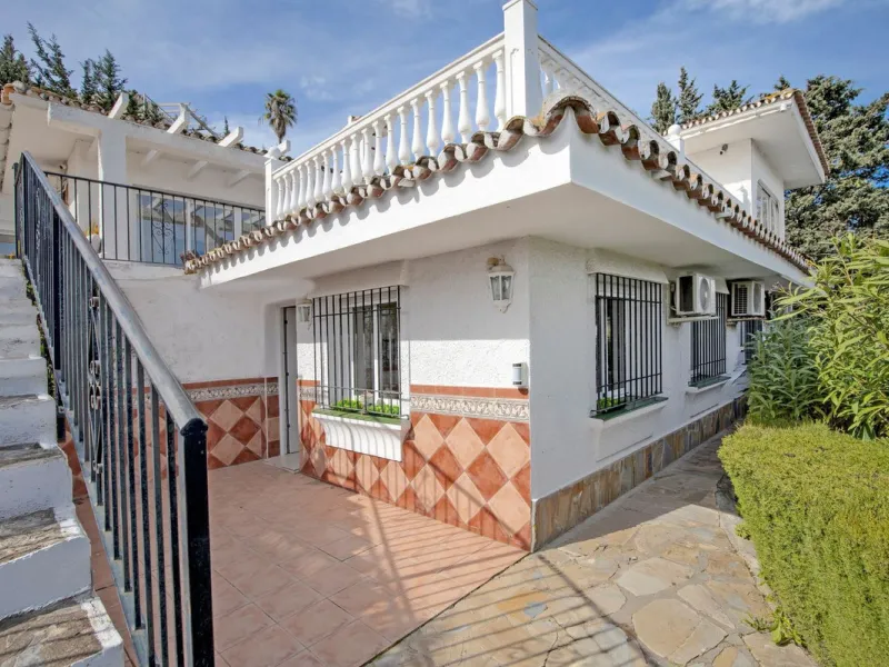 In a well-established and peaceful residential area, this villa enjoys an elevated position that allows for truly stunning open views of the Mediterranean and an uncommon level of privacy.