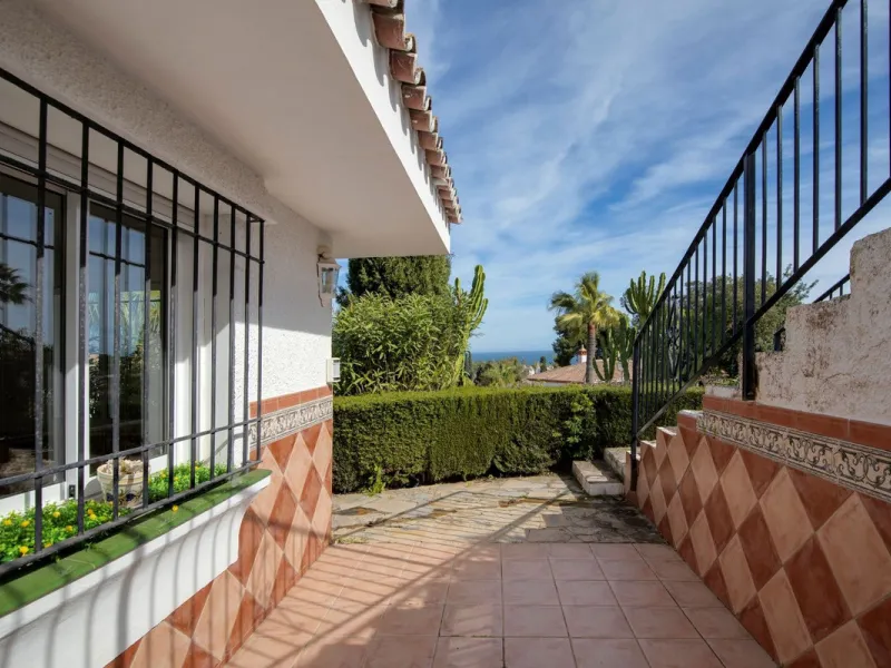 In a well-established and peaceful residential area, this villa enjoys an elevated position that allows for truly stunning open views of the Mediterranean and an uncommon level of privacy.
