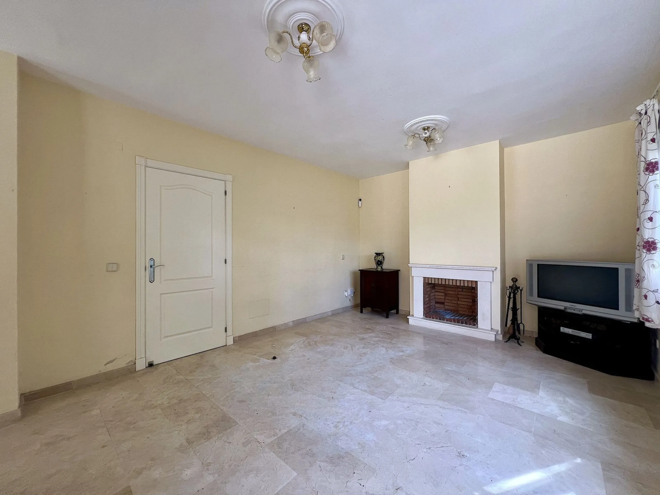 Charming Detached House with Terraces and Private Plot