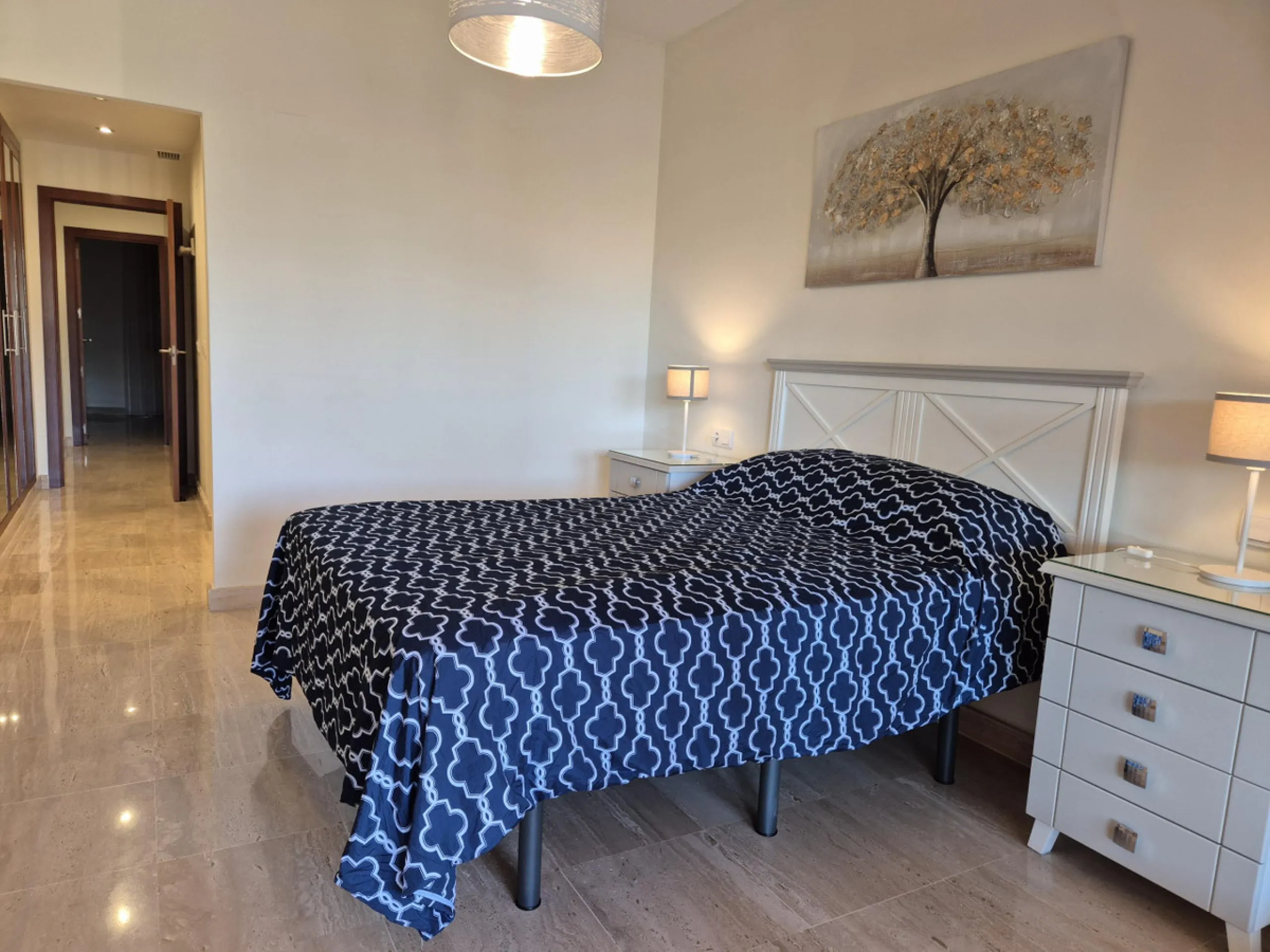 Luxury & Panoramic Golf Views in Doña Lucía: A 192 m2 Oasis in Valle Romano