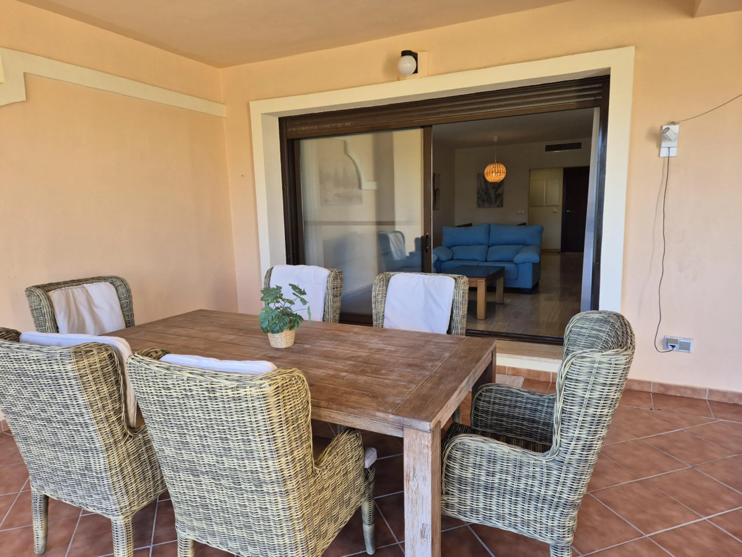 Luxury & Panoramic Golf Views in Doña Lucía: A 192 m2 Oasis in Valle Romano