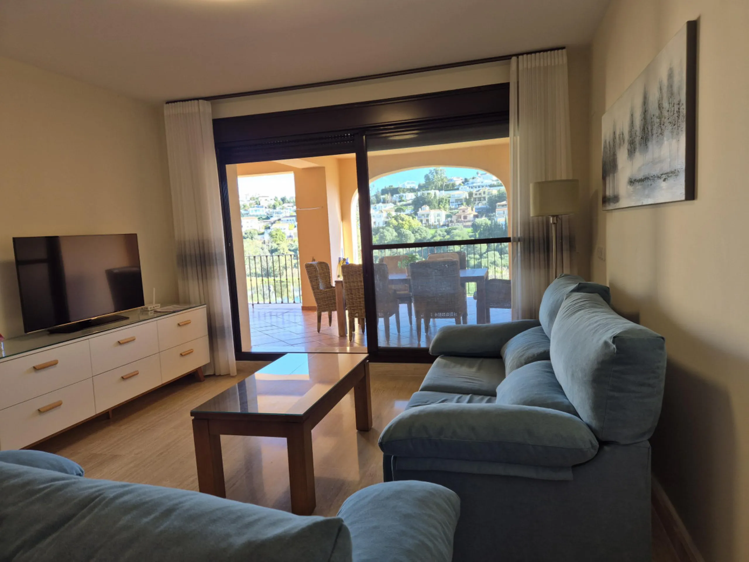 Luxury & Panoramic Golf Views in Doña Lucía: A 192 m2 Oasis in Valle Romano