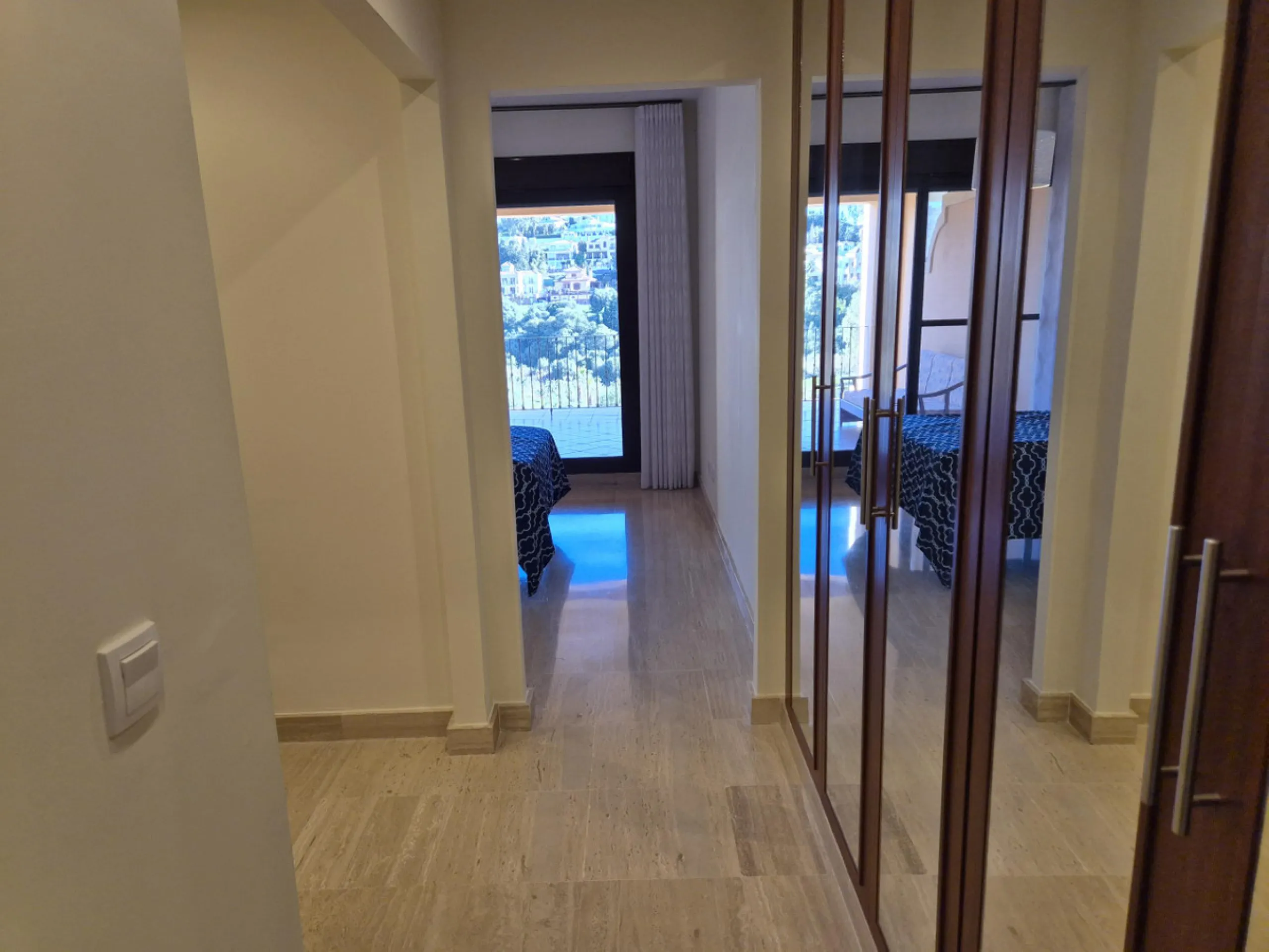 Luxury & Panoramic Golf Views in Doña Lucía: A 192 m2 Oasis in Valle Romano