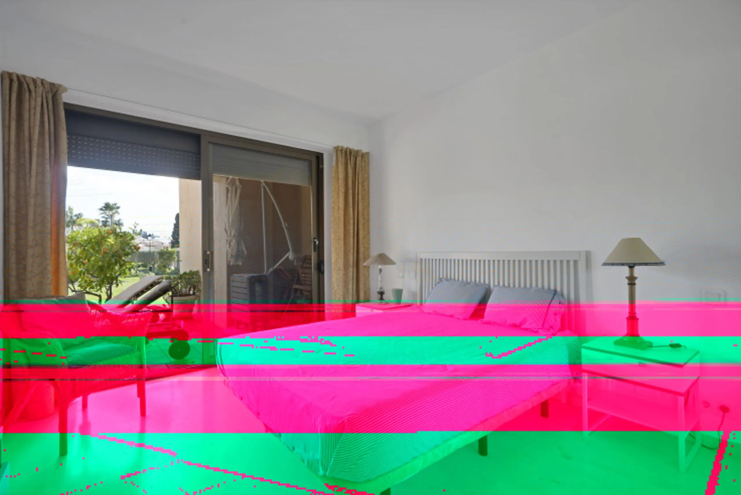 Apartment - Ground Floor Apartment в продаже в Estepona, Málaga. В доме 2 спален и 2 ванных комнат. Площадь дома 170 м²