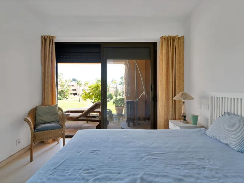 Apartment - Ground Floor Apartment в продаже в Estepona, Málaga. В доме 2 спален и 2 ванных комнат. Площадь дома 170 м²