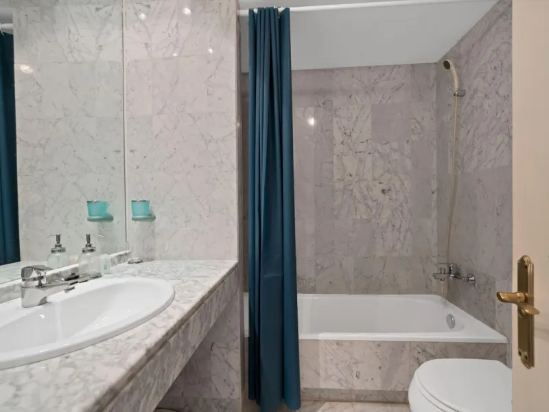 Apartment - Ground Floor Apartment в продаже в Estepona, Málaga. В доме 2 спален и 2 ванных комнат. Площадь дома 170 м²